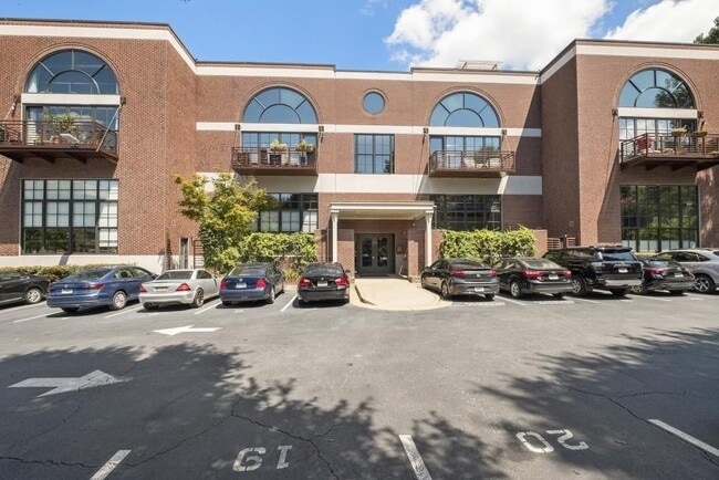 Building Photo - 790 North Avenue NE Unit 108