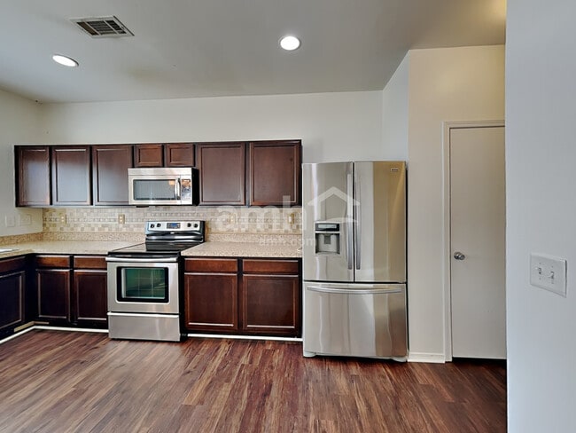 Photo - 4430 Kiddle Ln