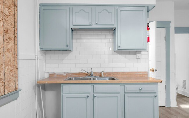 Photo - 15322 Yorick Ave