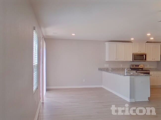 Photo - 2124 Southlea Dr