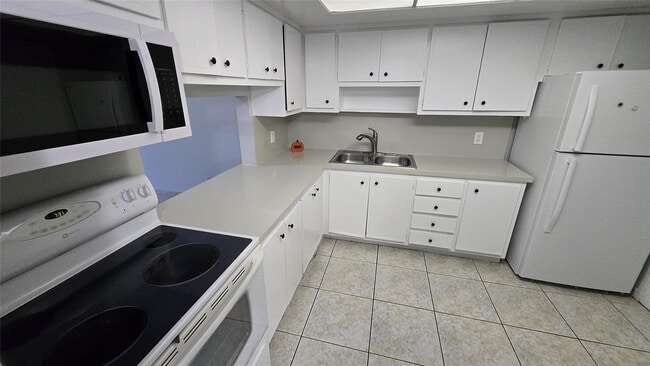 Photo - 16800 NE 15th Ave Unit 209