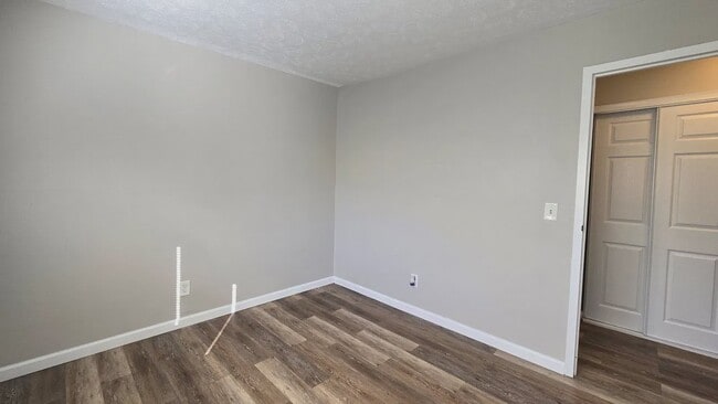 Building Photo - Parker Woods Flats