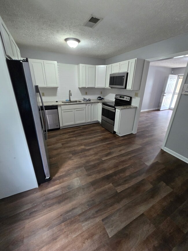 Photo - 216 Simms St