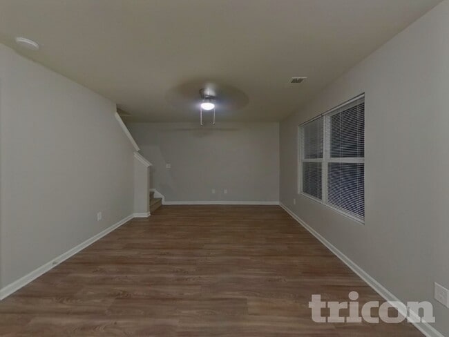Photo - 513 Gentle Breeze Ln