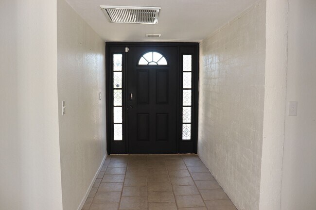 Photo - 5 Bedroom, 2 Bathroom