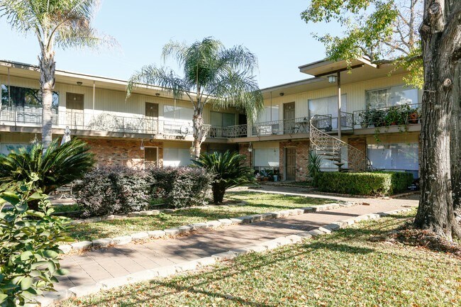 Plazawood Apartments - Plazawood Apartments