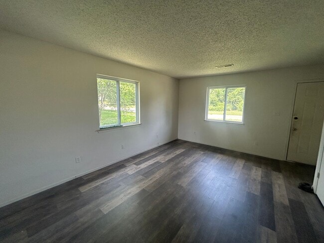 Photo - Charming 3 bed 1 bath house!