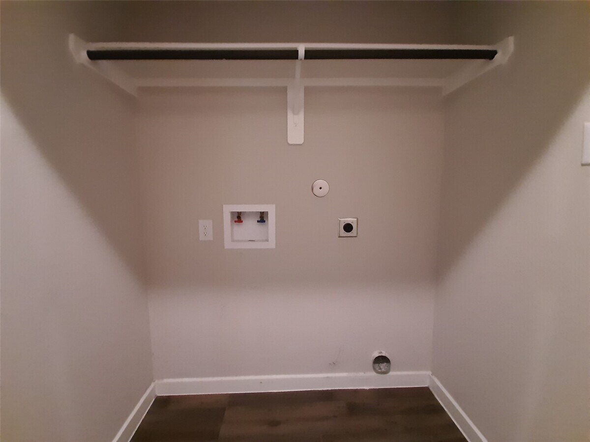 Photo - 9877 Grosbeak Ln