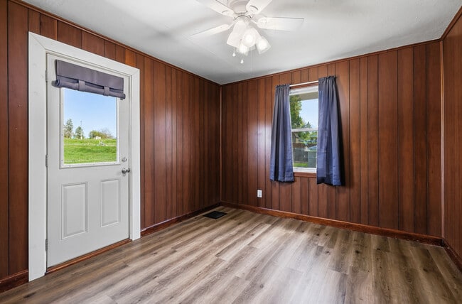 Photo - 2615 Van Buren Ave
