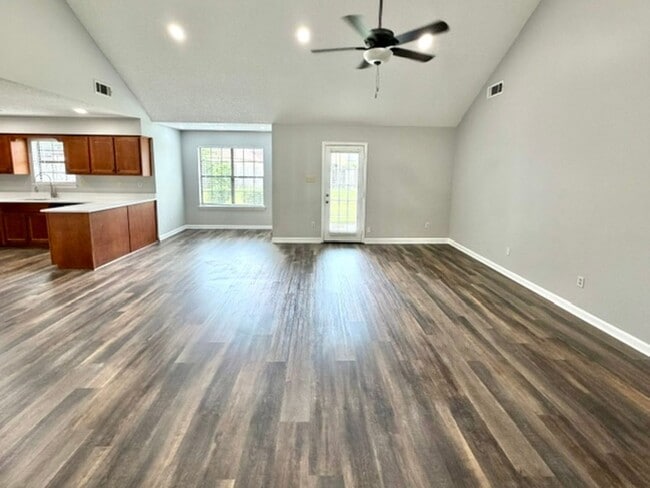 Photo - OakHurstDr6562 Unidad 1