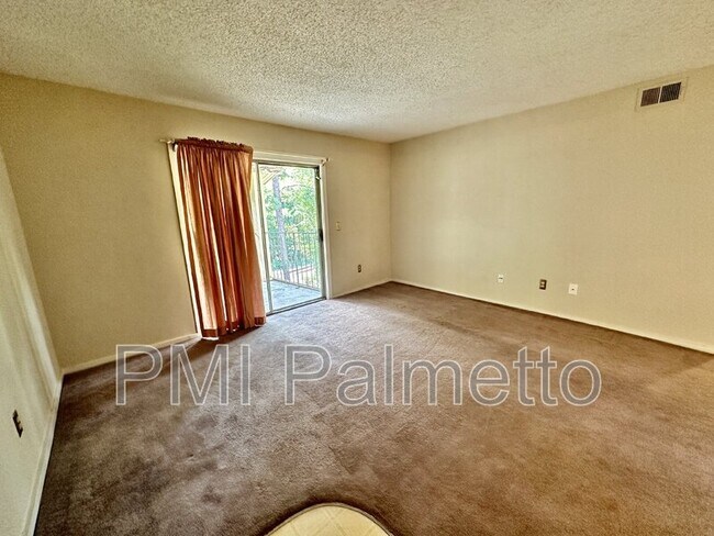 Photo - 1208 Bush River Rd Unidad D8