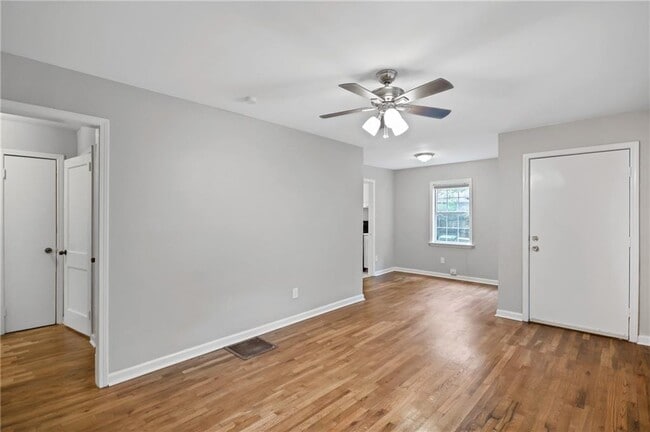 Photo - 1877 Sumter St NW