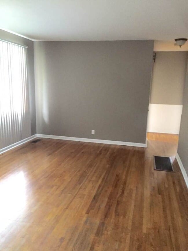 Photo - 103 Cranwill Dr