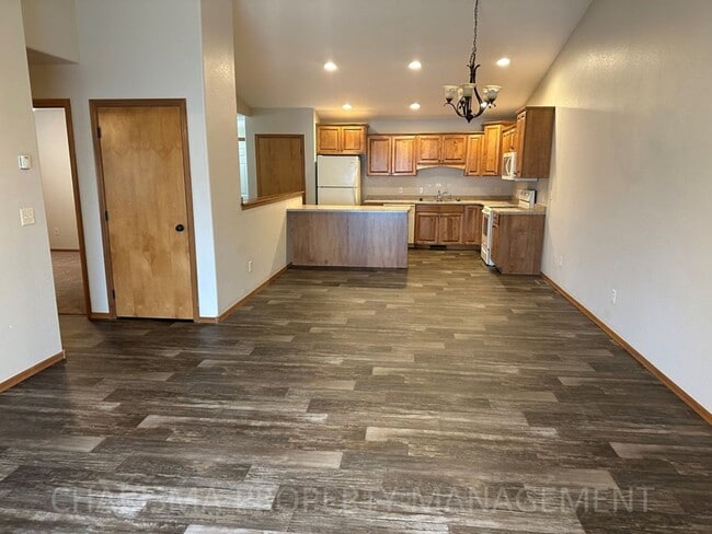Photo - 4 BEDROOM, 2 BATH TOWN HOME, PET FRIENDLY, AMENITY FILLED, DOUBLE ATTACHED GARAGE!