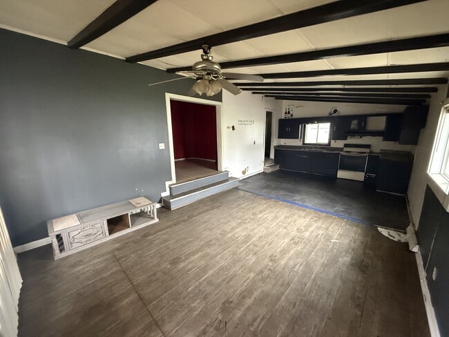 Photo - 913 Maple St