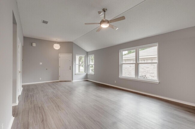 Photo - 16809 Bailey Jean Dr