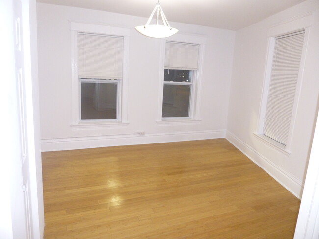 Master BR - 102 7th St Apartments Unit 2