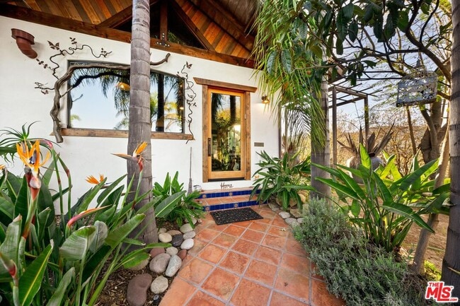 Photo - 20333 Reigate Rd