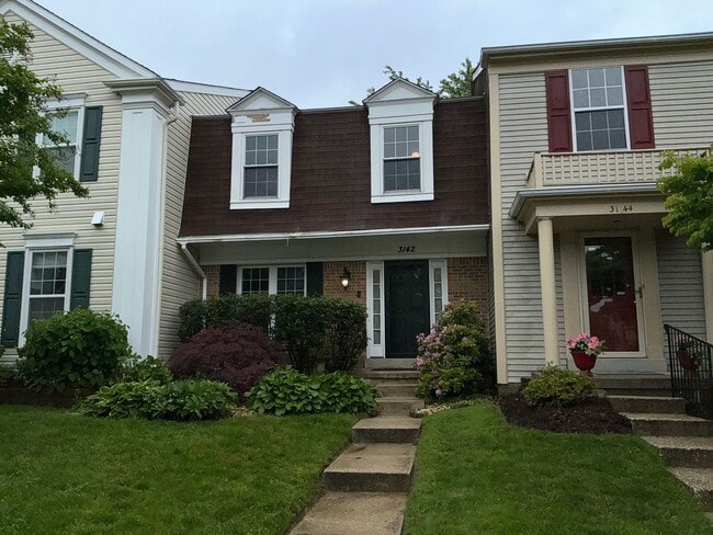 Beautiful and very large 3BR 3.5BA townhom... - Beautiful and very large 3BR 3.5BA townhom... House