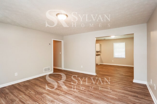 Photo - Cute, cozy and comfortable