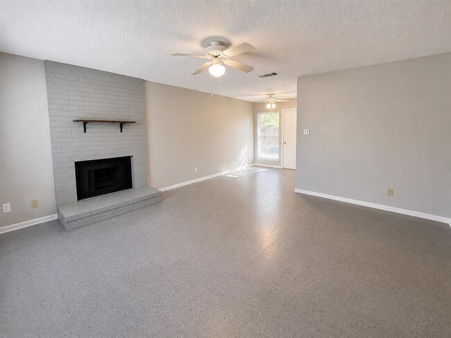 Photo - 507 Thelma Dr