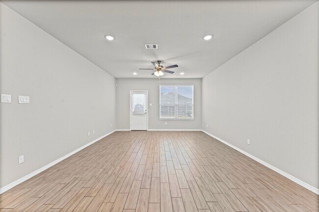 Photo - 10818 Catclaw Ct