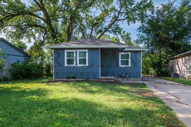 Building Photo - 1739 S Edwards Ct Rental
