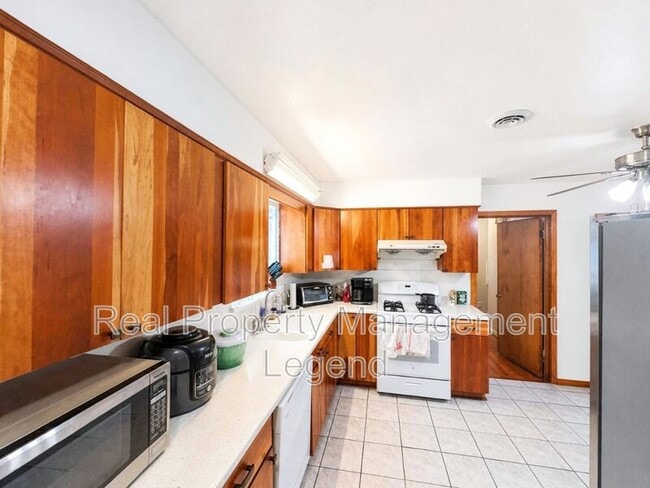 Photo - 409 LaSalle Drive