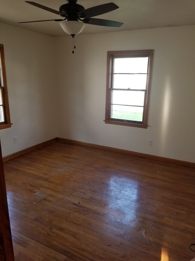 Photo - 153 Thorlone Ave