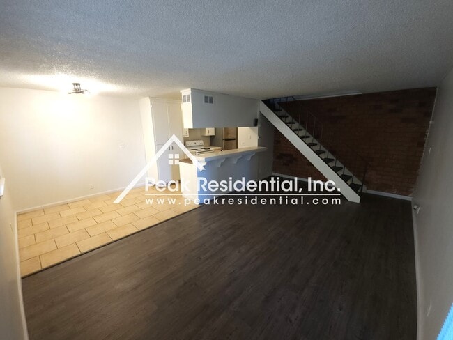 Photo - Spacious 2bd/1ba Sacramento Fourplex