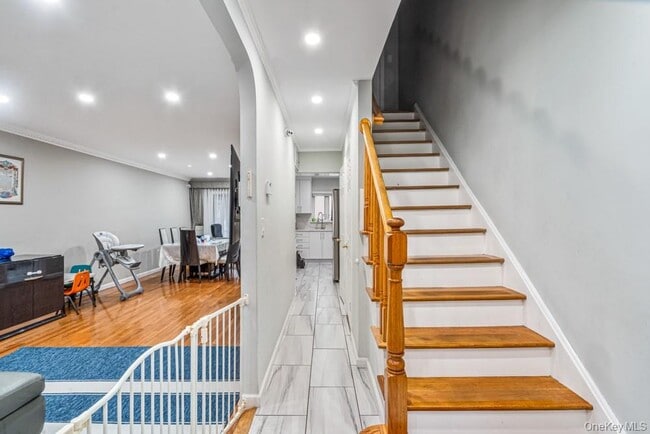 Photo - 95-25-95-67 67th Ave