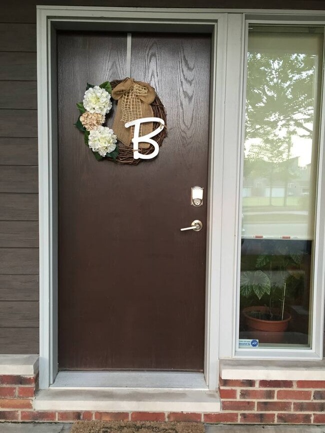 Welcome to your new home! - 1247 W 75th St