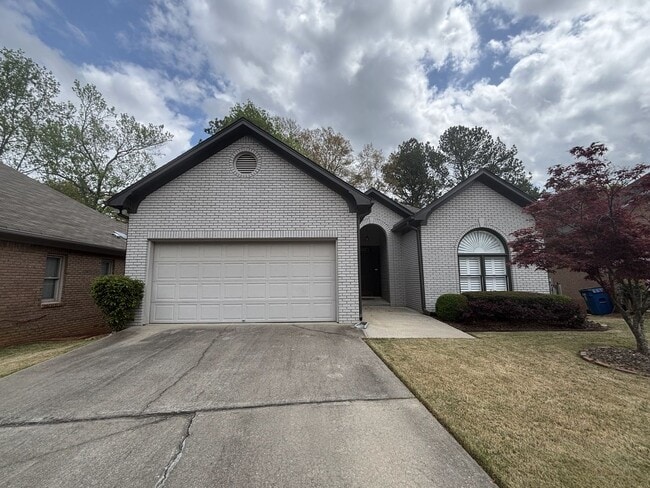 Building Photo - Spacious 3 Bed 2 Bath Home In Homewood With Large Basement