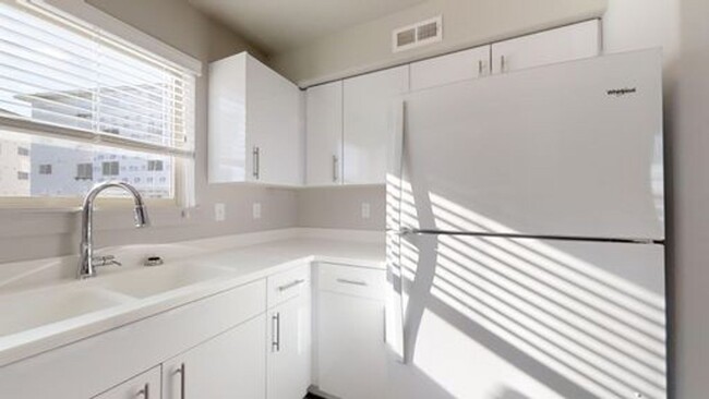 2 BED 1 BATH CONDO FOR RENT IN OREM!!! - 2 BED 1 BATH CONDO FOR RENT IN OREM!!!