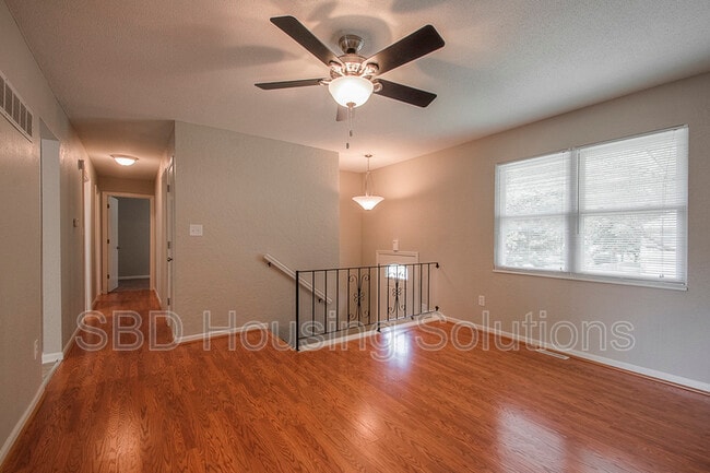 Photo - 300 Concord Cir