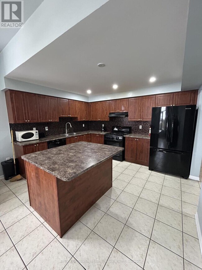 Photo - 52 Commuter Dr