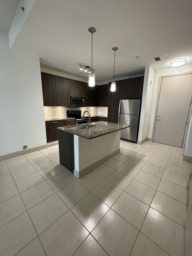 Building Photo - 4656 NW 95th Ave Unit C1 Rental