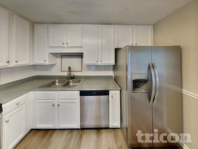 Photo - 172 N White Pines Dr