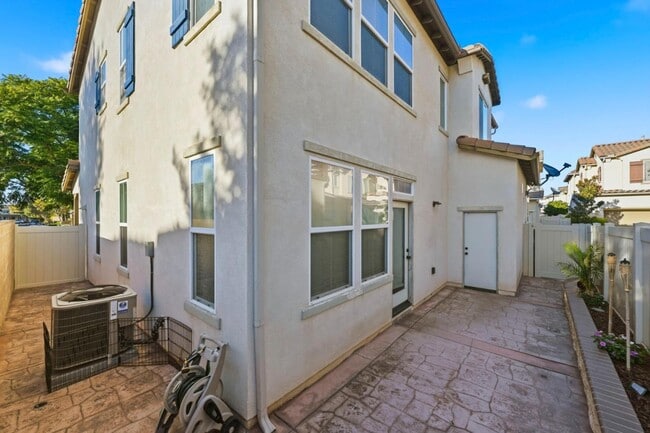 Photo - 31853 Red Pine Way