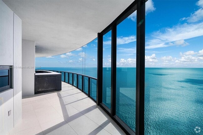 Building Photo - 18555 Collins Ave Unit 5001 Rental