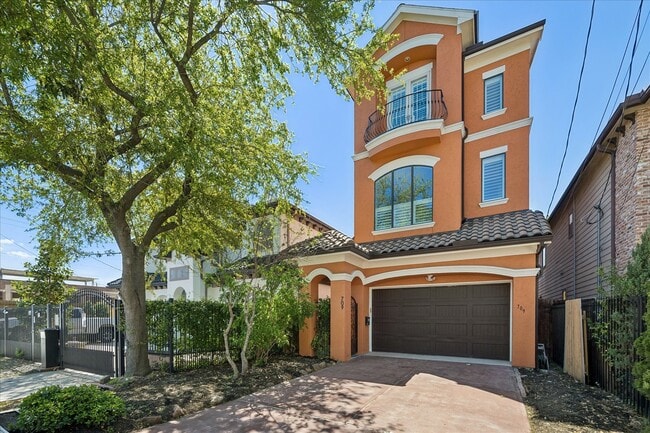 Building Photo - 709 Herkimer St