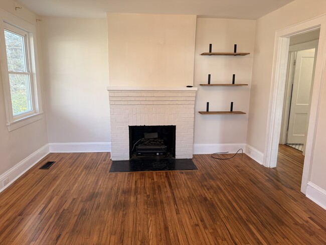 Photo - 822 Radford Pl