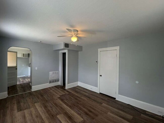 Photo - 3130 W 33rd St Unit 4