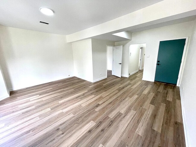 Photo - 5623 S Prairie Ave