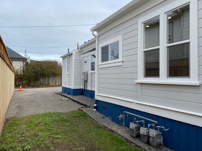 Photo - 921 I St Unit 2