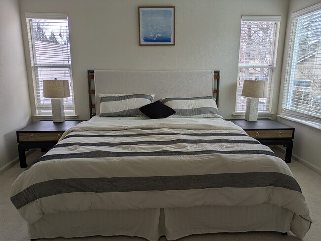 Photo - 105 Donegan Ct