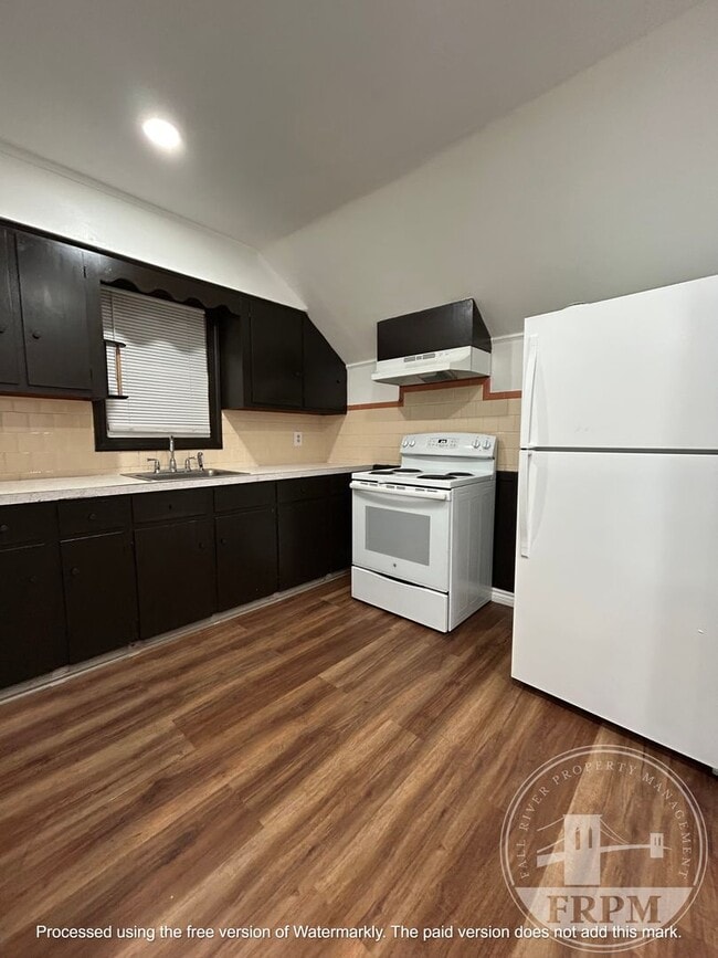 Building Photo - 64 Eddy St Unit 2