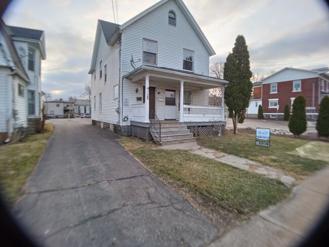 Building Photo - 418 N Walnut St Unit 2 Rental