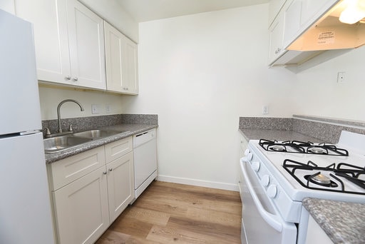 Photo - 1670 Bellevue Rd Apartment Unit 2