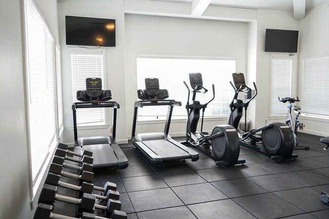 State of the art fitness center - Talon Hill Apartments